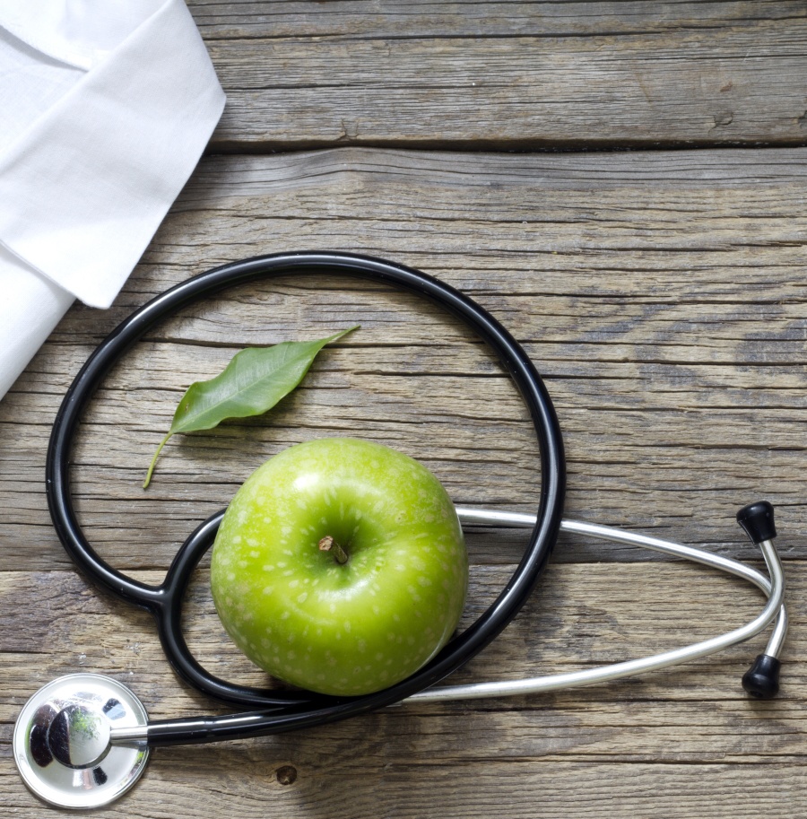 stethoscope-and-apple